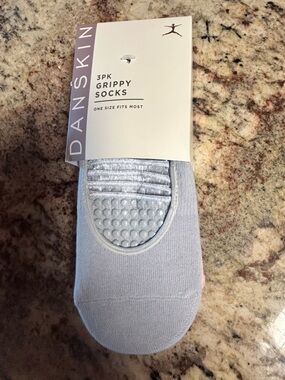 NWT Danskin 3-Pack Grippy No-Show Socks in Grey & Pink Yoga Ballet Barre Dance